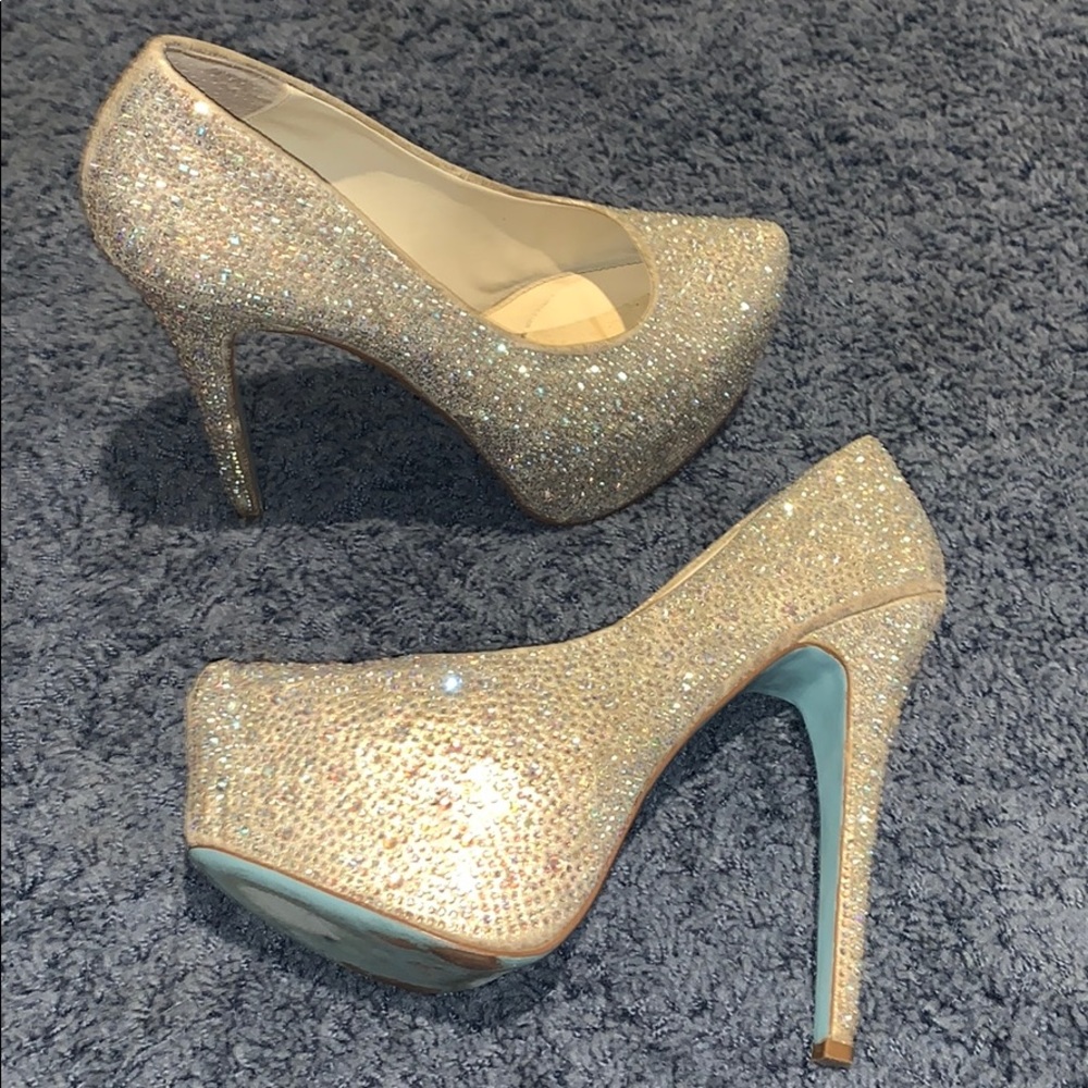 Blue by Betsey Johnson SB WISH pumps size 9 1/2